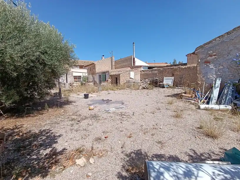 House with garden for sale in Tobarra