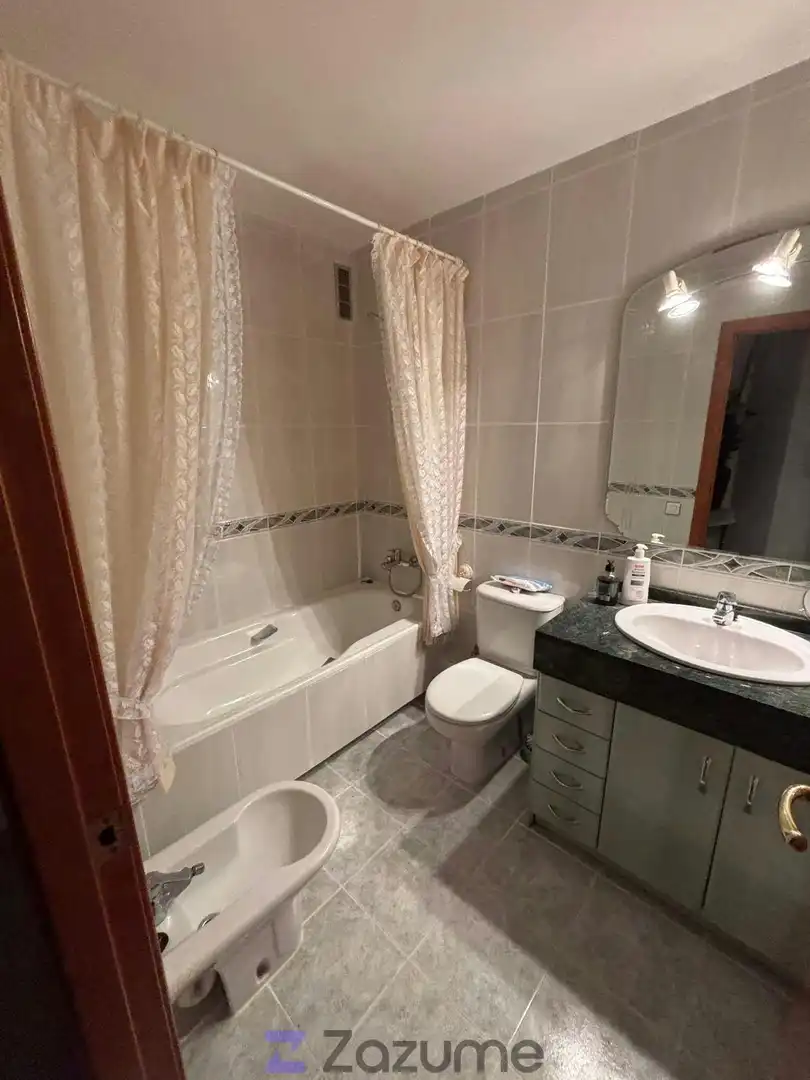 Baño de Piso de alquiler en Terrassa con Calefacción, Terraza y Amueblado