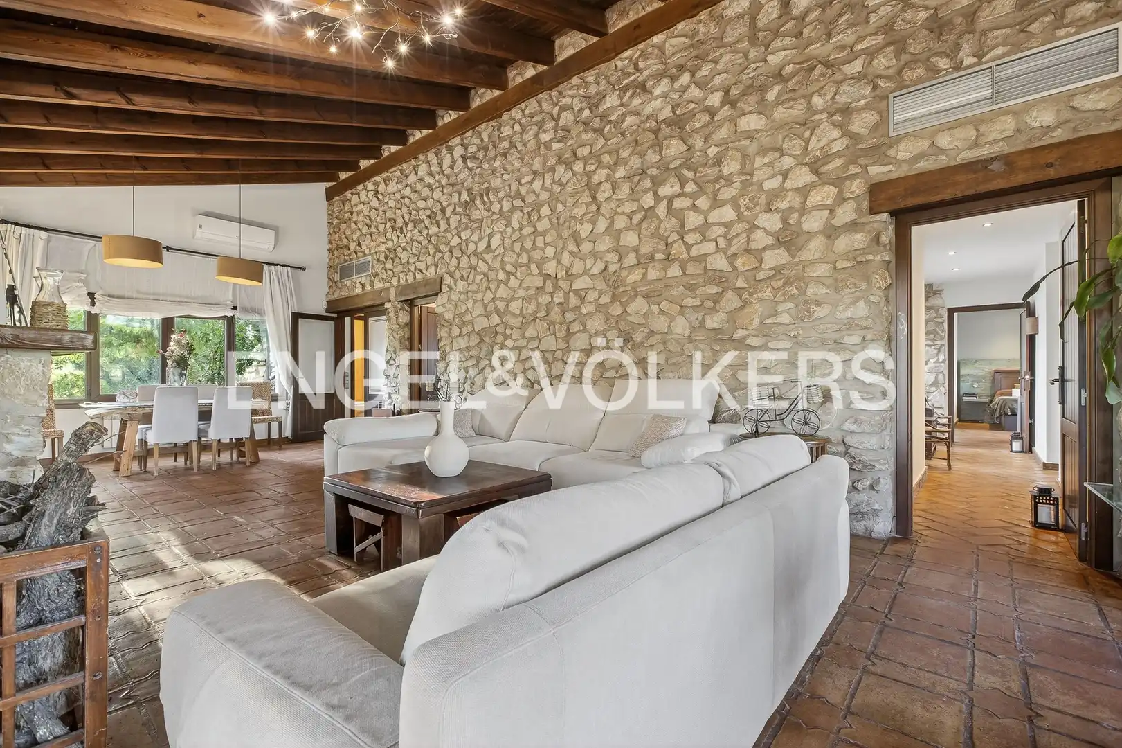 Sala de estar de Finca rústica en venta en La Puebla del Río con Aire acondicionado, Calefacción y Jardín privado