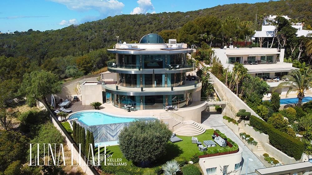 Vista exterior de Casa o xalet en venda en Sitges amb Aire condicionat, Calefacció i Jardí privat