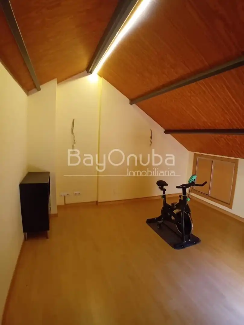 Casa adosada en venta en Huelva con Trastero y Piscina