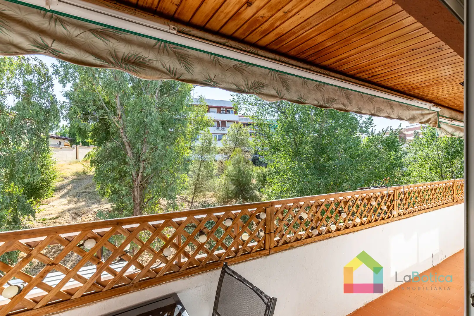Terraza de Piso en venta en Olías del Rey con Aire acondicionado, Calefacción y Piscina comunitaria