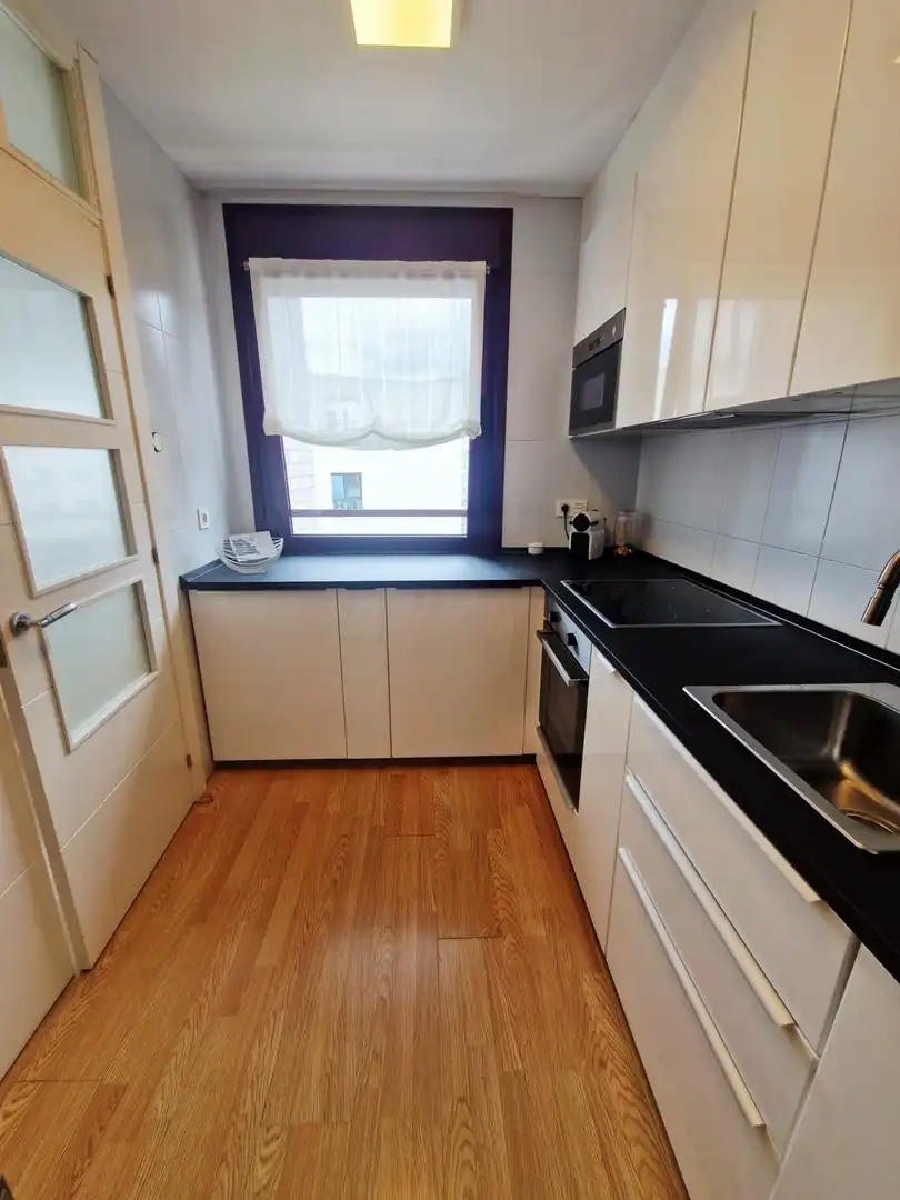 Küche von Wohnung zur Miete in Avilés mit Heizung und Privatgarten