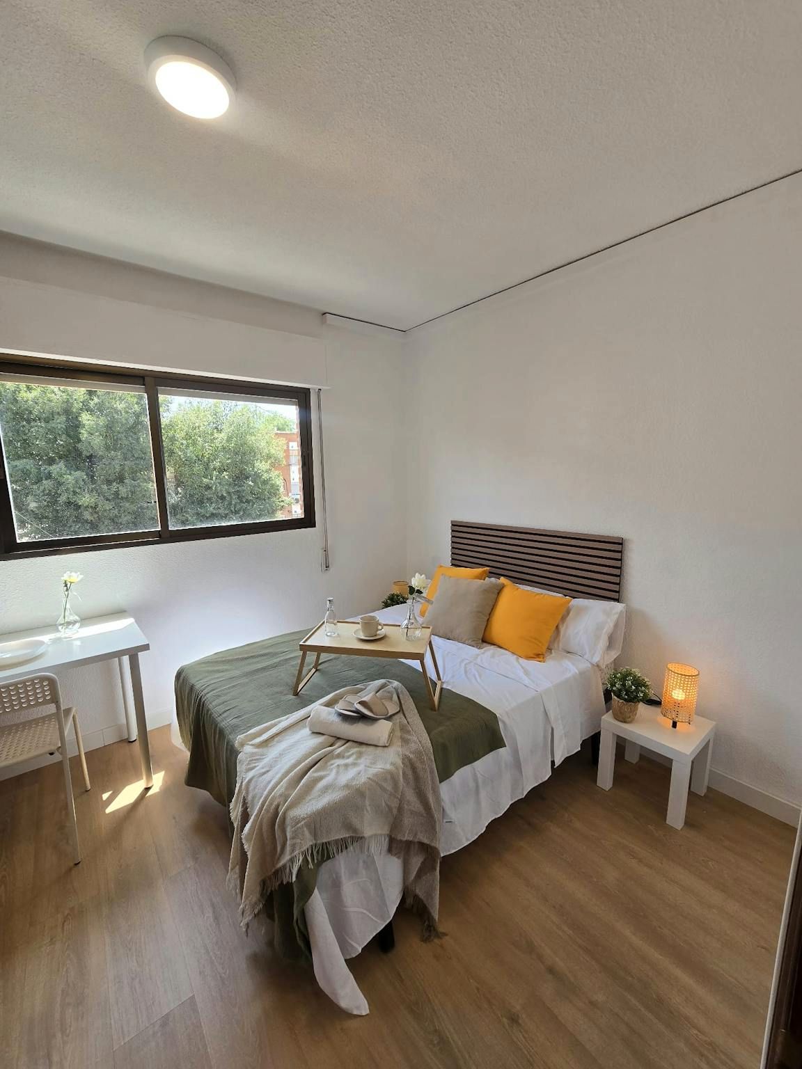 Bedroom of Flat to rent in  Madrid Capital  with Air Conditioner, Heating and Private garden
