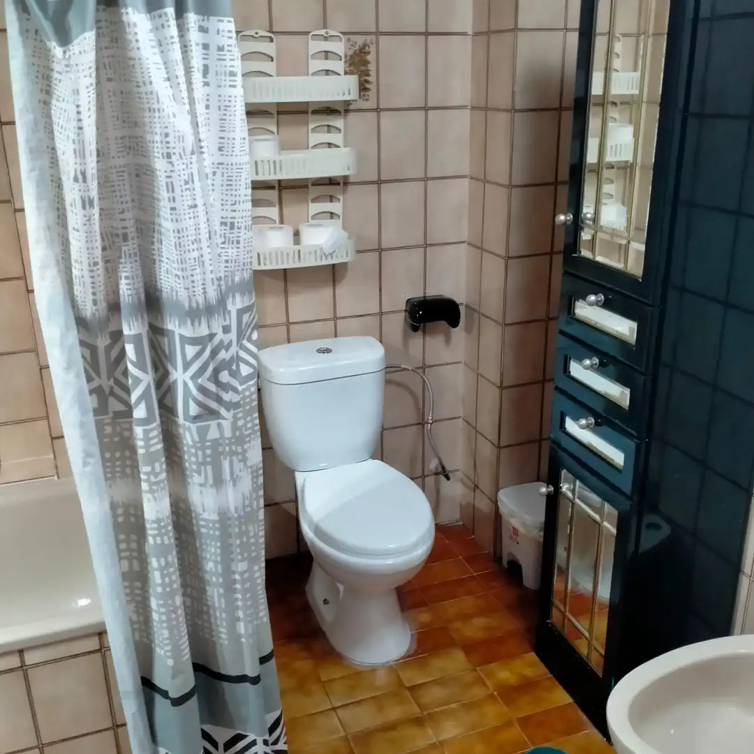 Badezimmer von Wohnung zur Miete in Granada mit Terrasse, Möbliert und Gemeinschaftspool