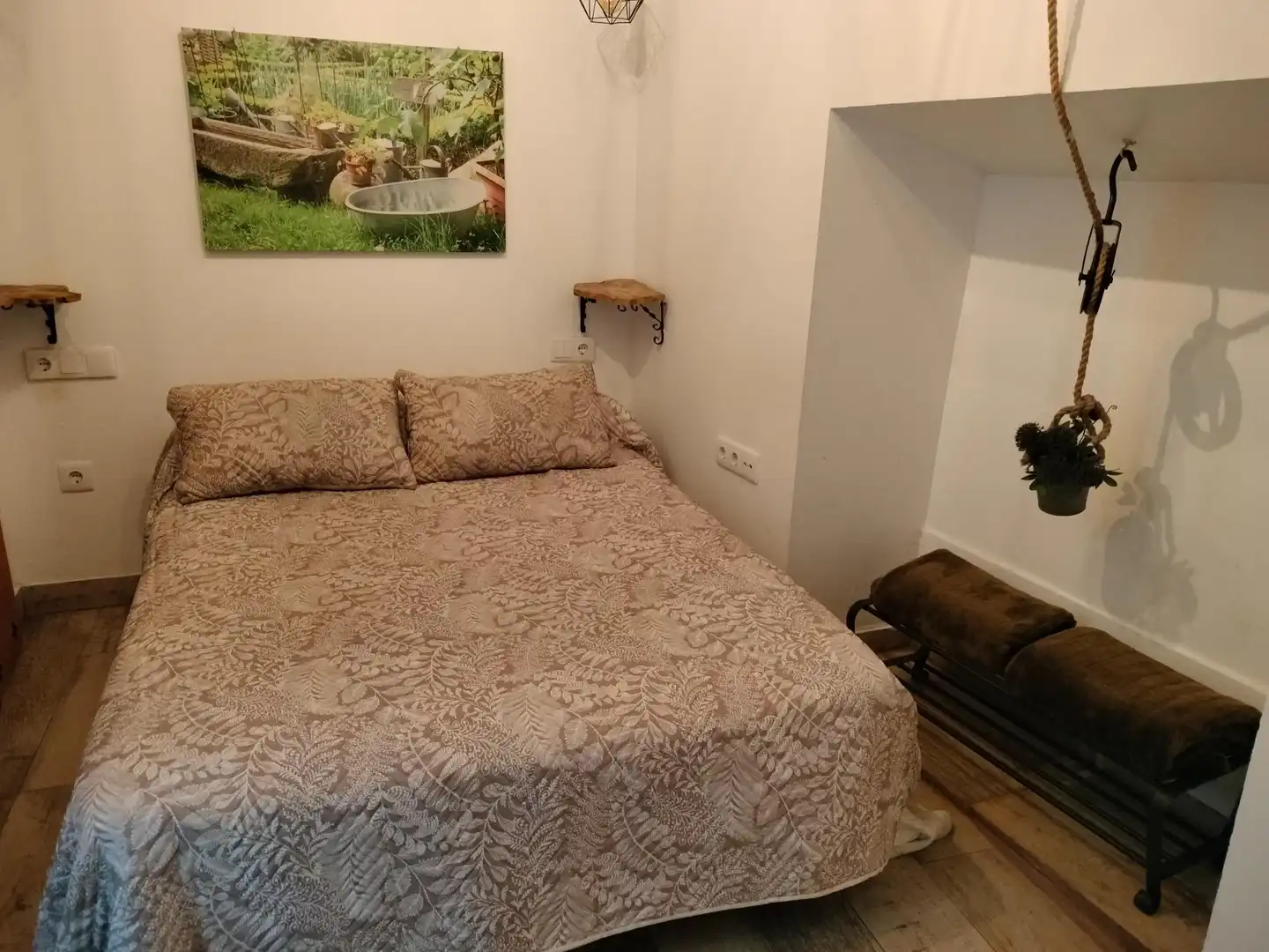 Bedroom of Apartments for rent in Cádiz