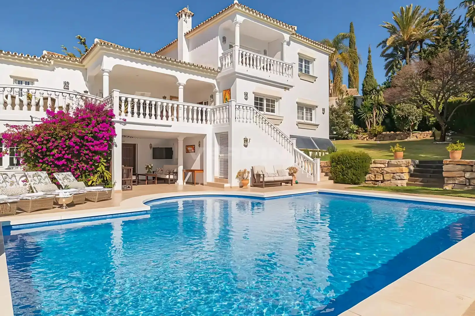 Casa amb terrassa en venda a El Paraíso