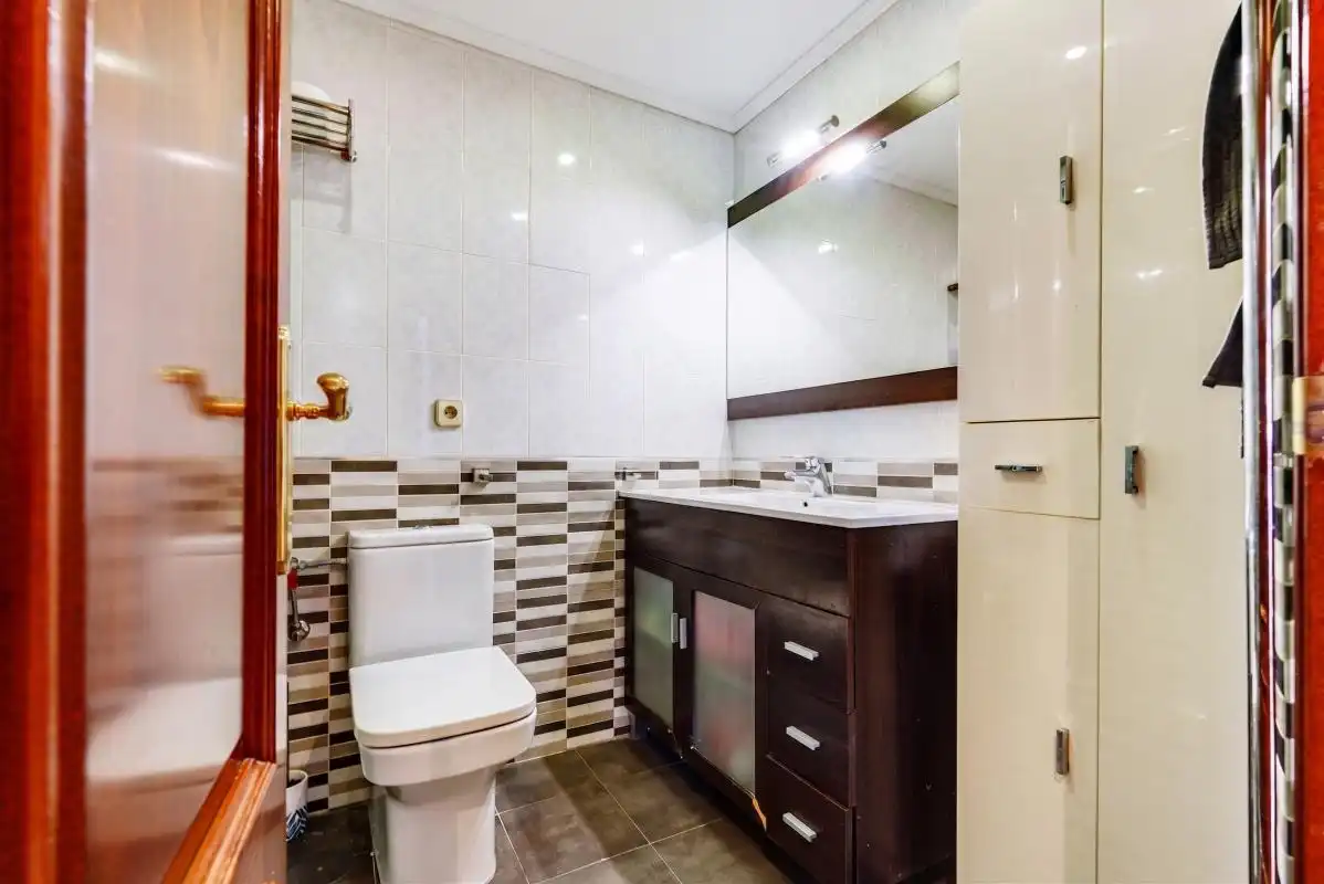 Baño de Piso en venta en Madrid con Aire acondicionado, Calefacción y Terraza