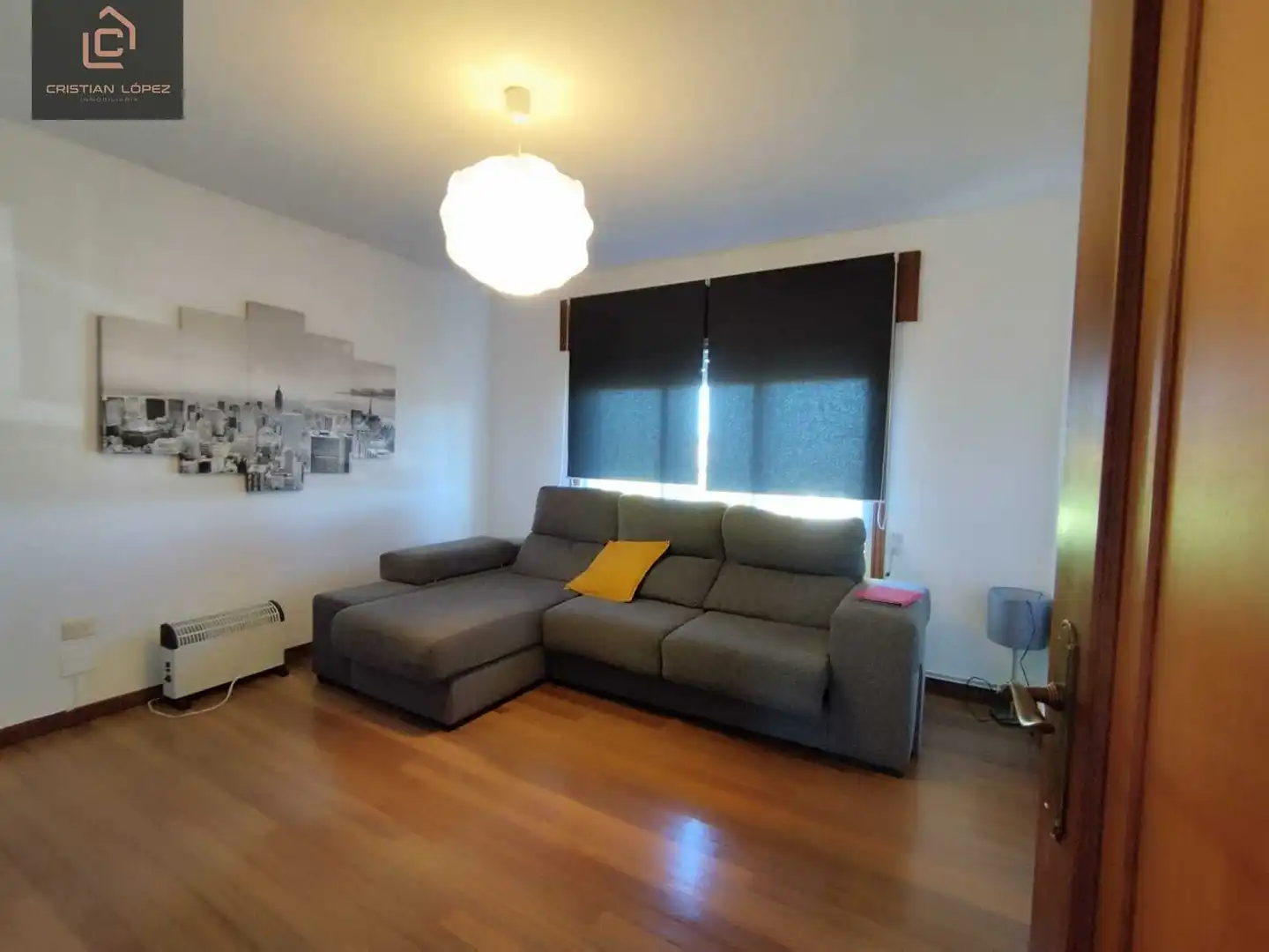 Sala d'estar de Casa o xalet en venda en Abegondo amb Calefacció, Parquet i Terrassa