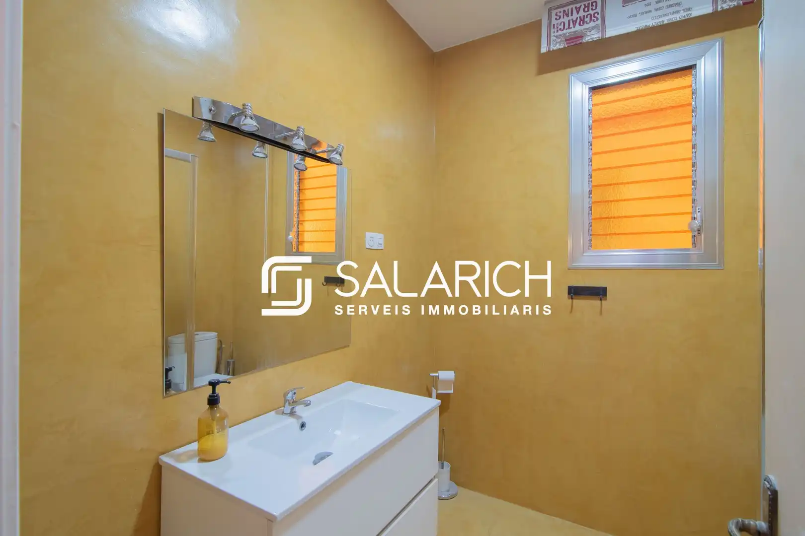 Baño de Piso en venta en Barcelona con Aire acondicionado, Calefacción y Terraza