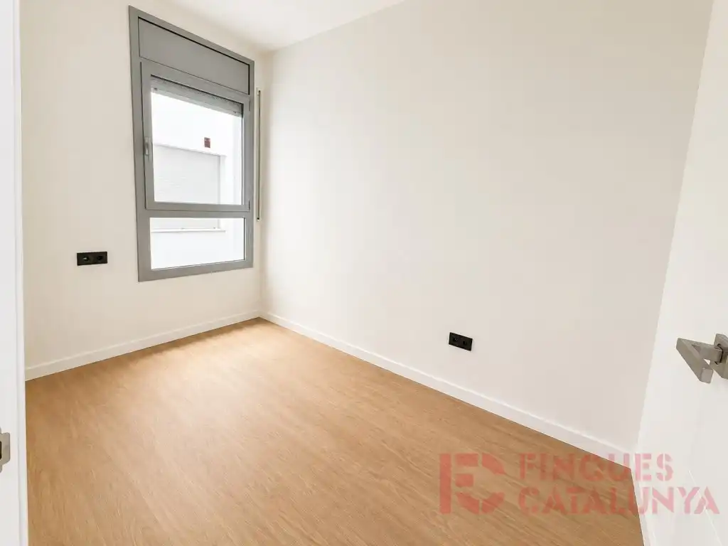 Habitación de Piso en venta en Girona con Calefacción y Balcón