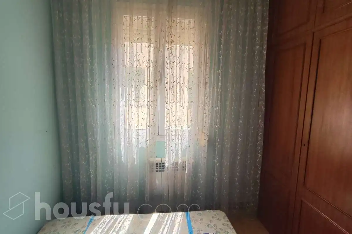 Bedroom of Flat for rent in Madrid  with Air Conditioner, Heating and Parquet flooring