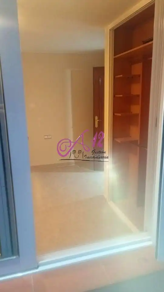 Dormitori de Pis en venda en Valencia amb Balcó