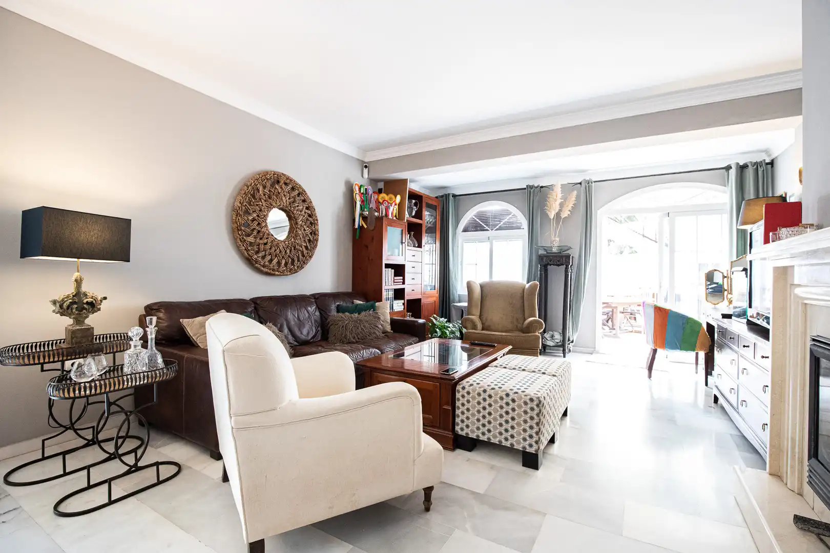 Sala de estar de Casa adosada de alquiler en Estepona con Terraza, Piscina y Amueblado