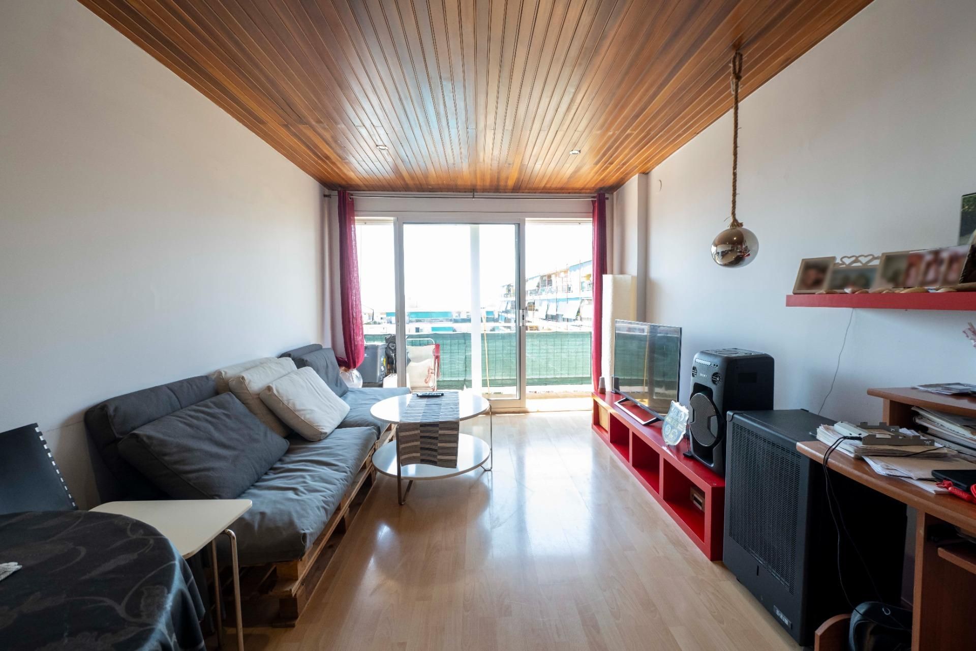 Sala d'estar de Apartament en venda en Sant Andreu de Llavaneres amb Jardí privat, Terrassa i Balcó