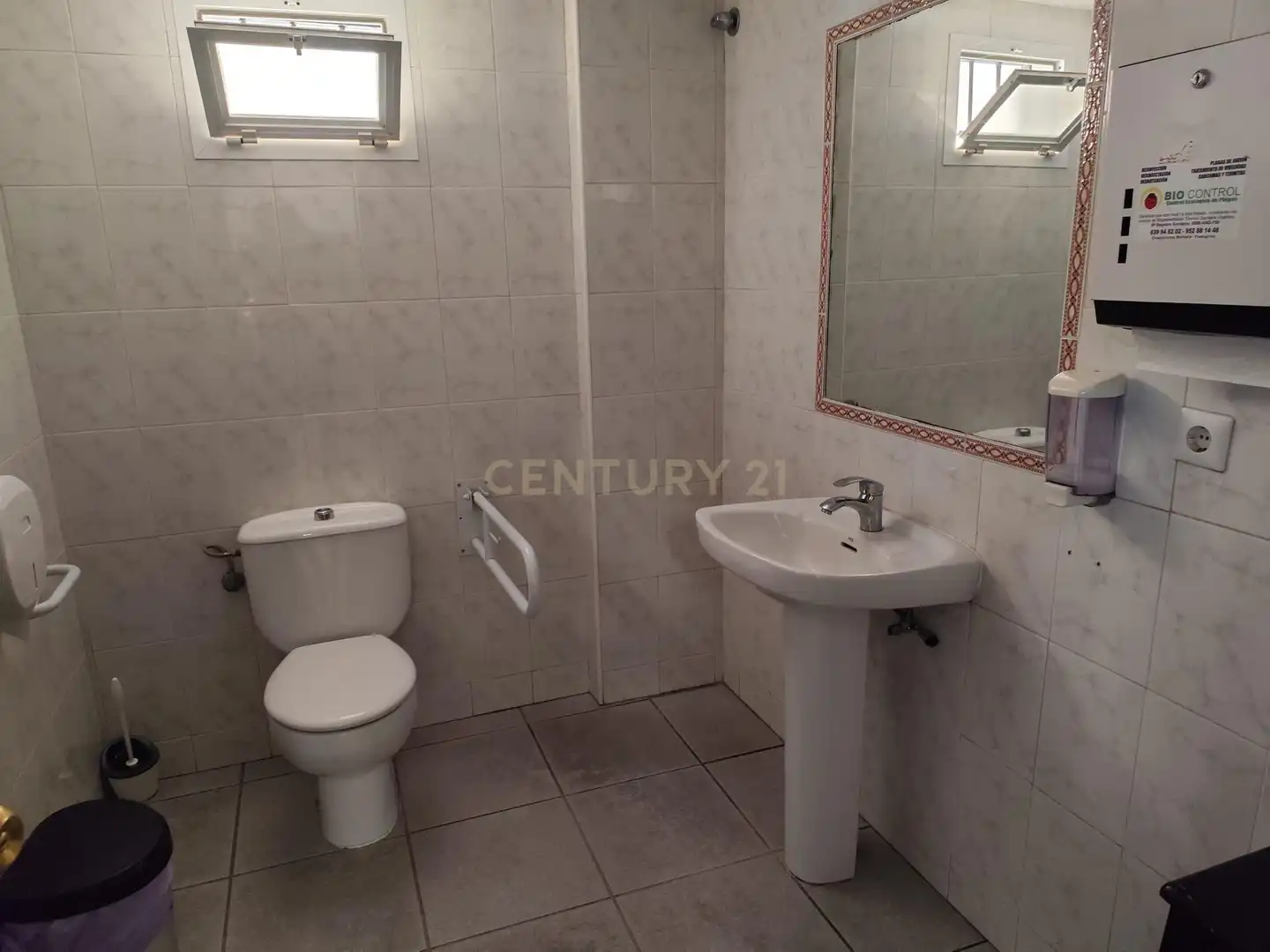 Local comercial en traspàs a PS JESUS SANTOS REIN 9 ED. VEGA 1FUENGIROLA (MÁLAGA) 1, imagen 10