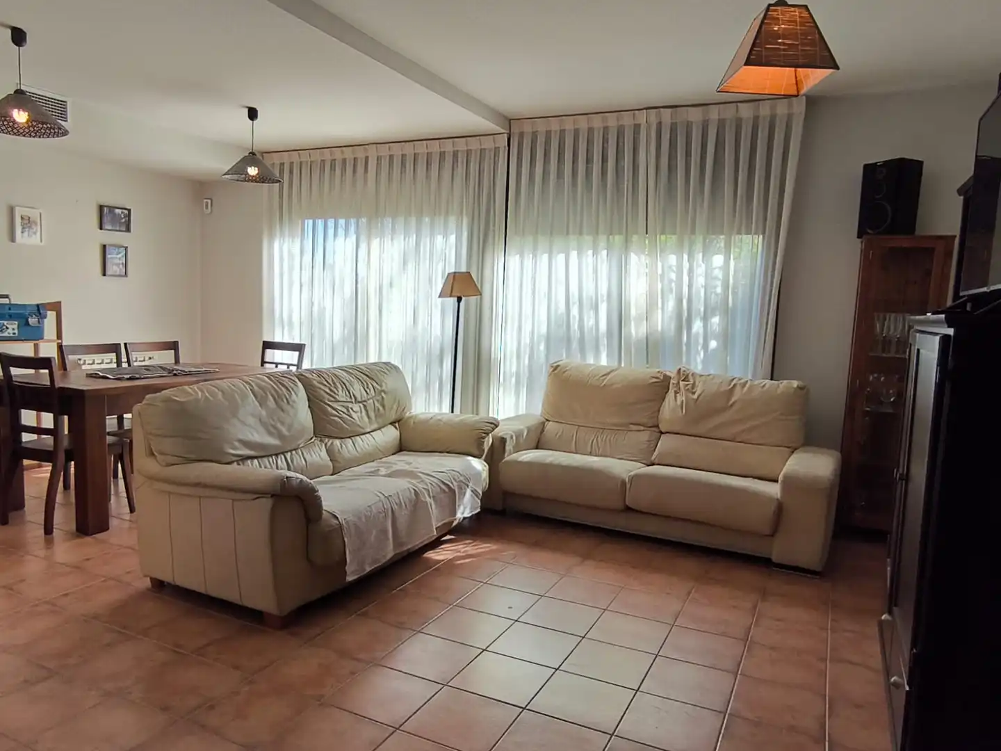 Sala d'estar de Casa o xalet en venda en Villamantilla amb Aire condicionat, Calefacció i Jardí privat