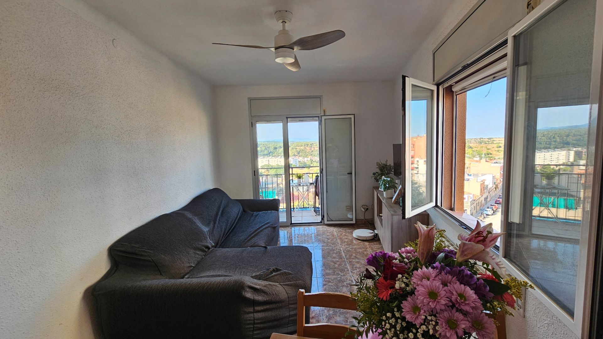 Living room of Flat for sale in Sabadell  with Heating, Oven and Balcony