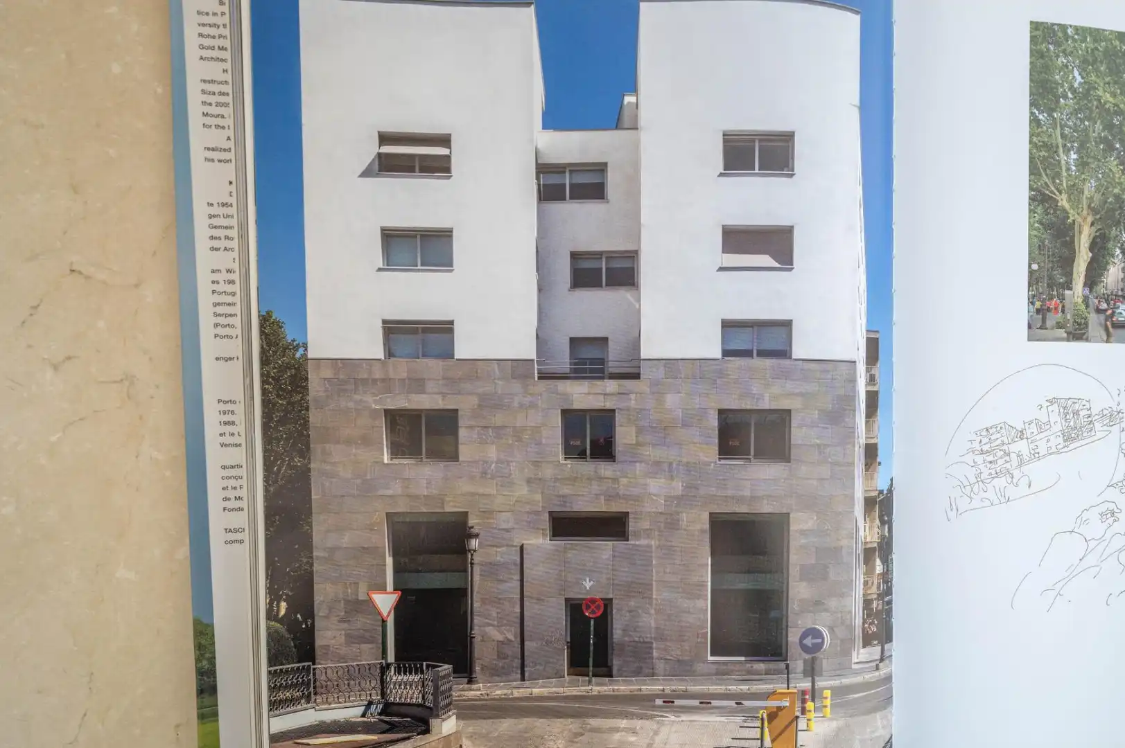 Vista exterior de Piso en venta en Granada con Calefacción, Parquet y Alarma