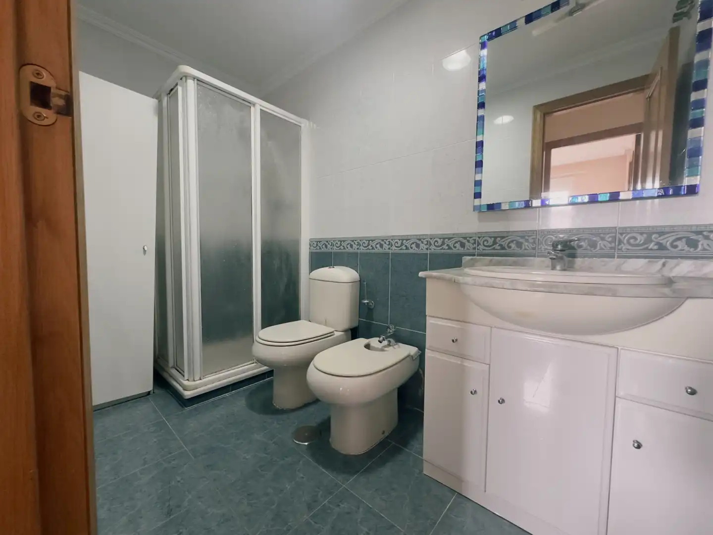Baño de Apartamento en venta en Elche / Elx con Aire acondicionado, Terraza y Amueblado