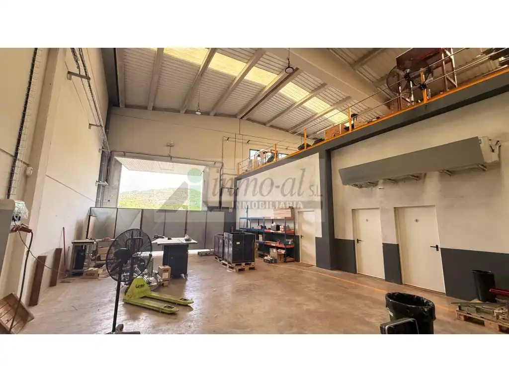 Nave industrial en venta en Carretera Comarcal 238