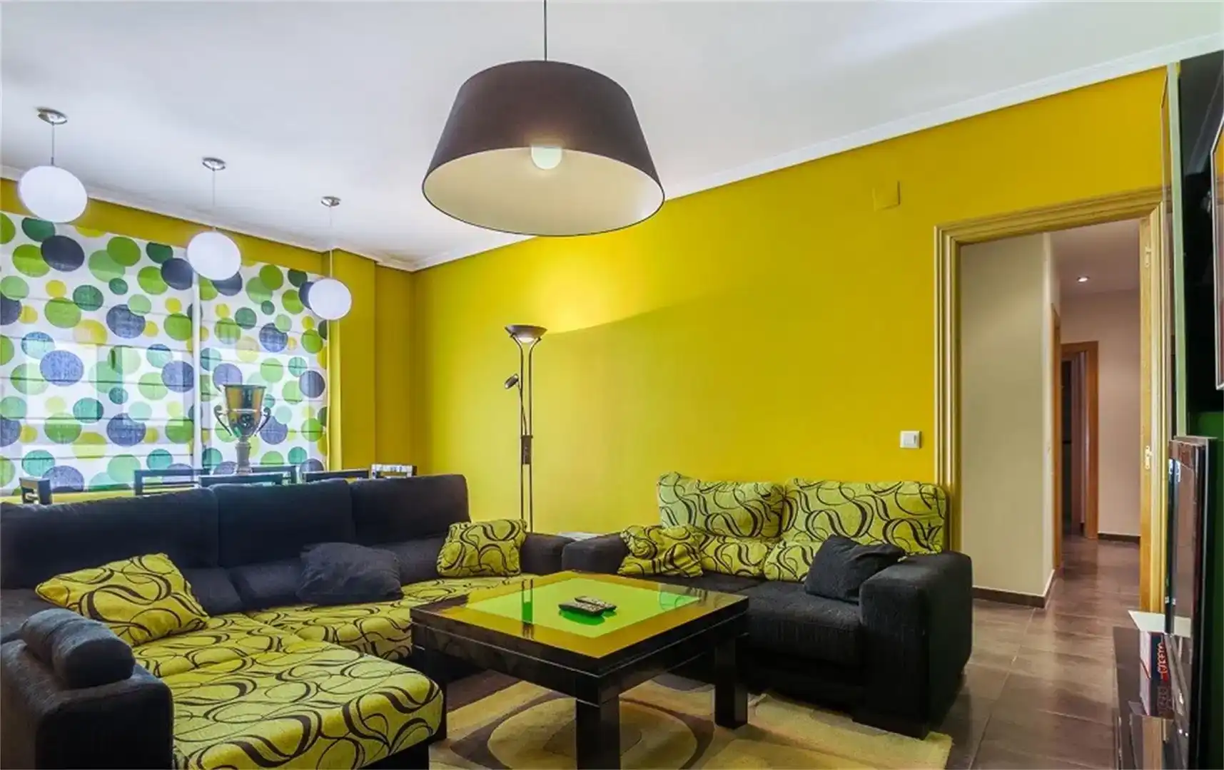 Sala d'estar de Pis en venda en San Clemente amb Moblat, Forn i Rentadora