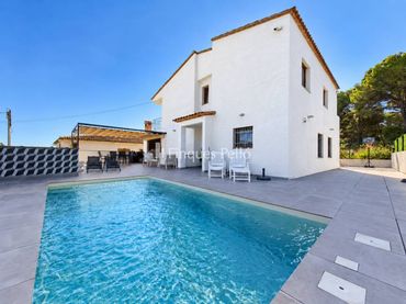 Xalet amb piscina en venda a Cabanyes - Mas Ambrós - Mas Pallí
