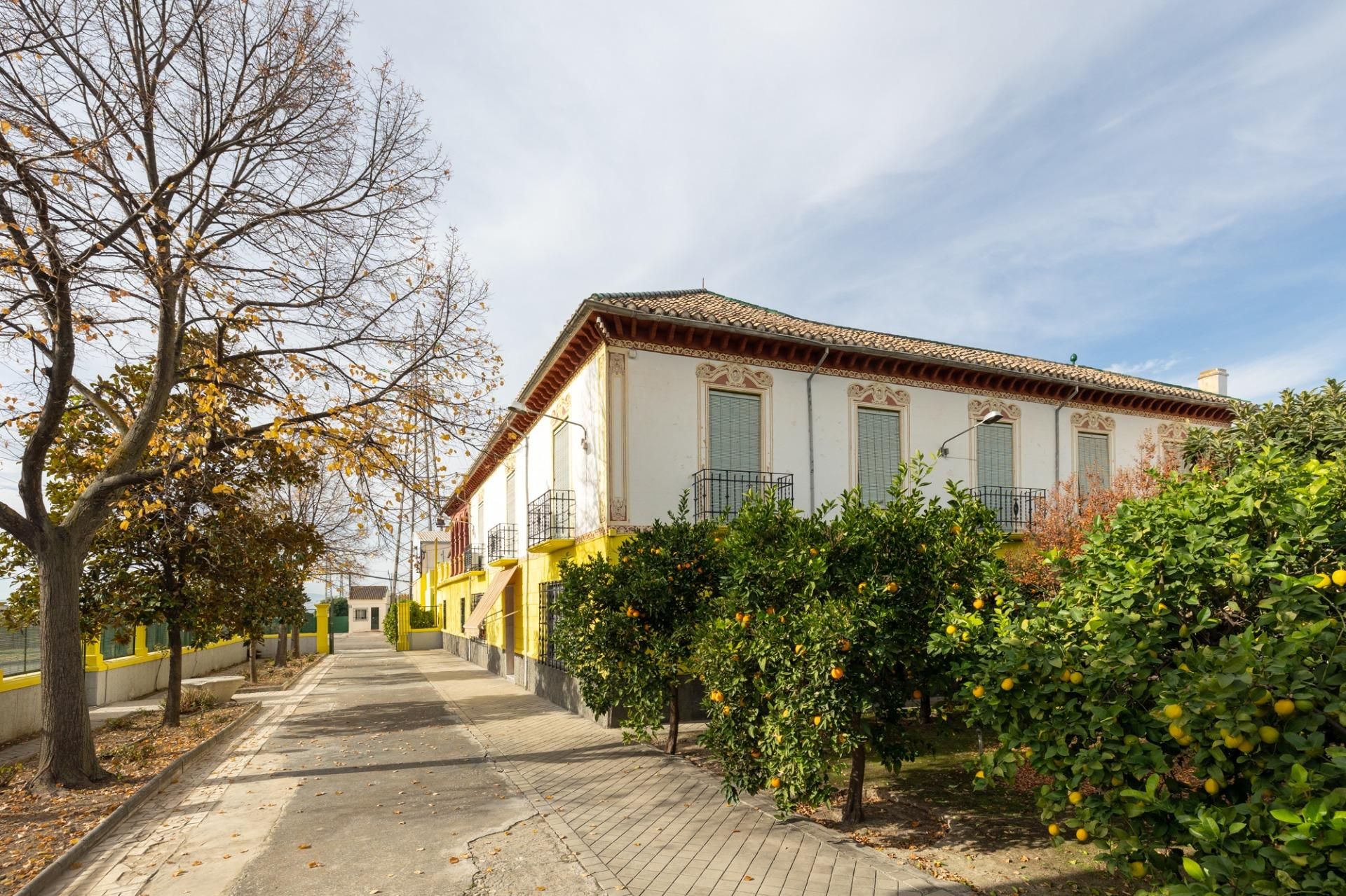 Vista exterior de Finca rústica en venda en Maracena amb Calefacció, Terrassa i Traster