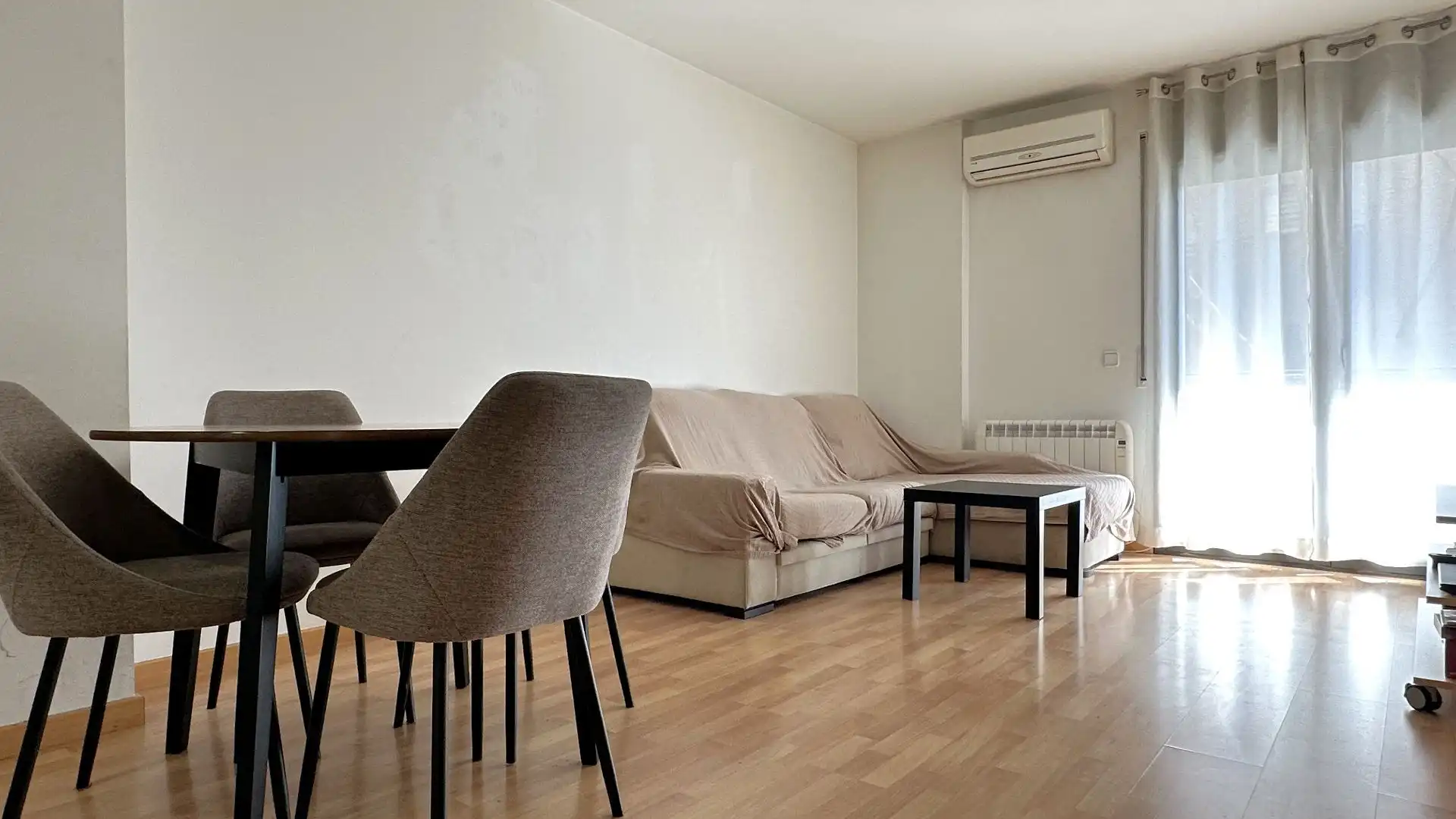 Sala d'estar de Pis en venda en Igualada amb Aire condicionat i Calefacció