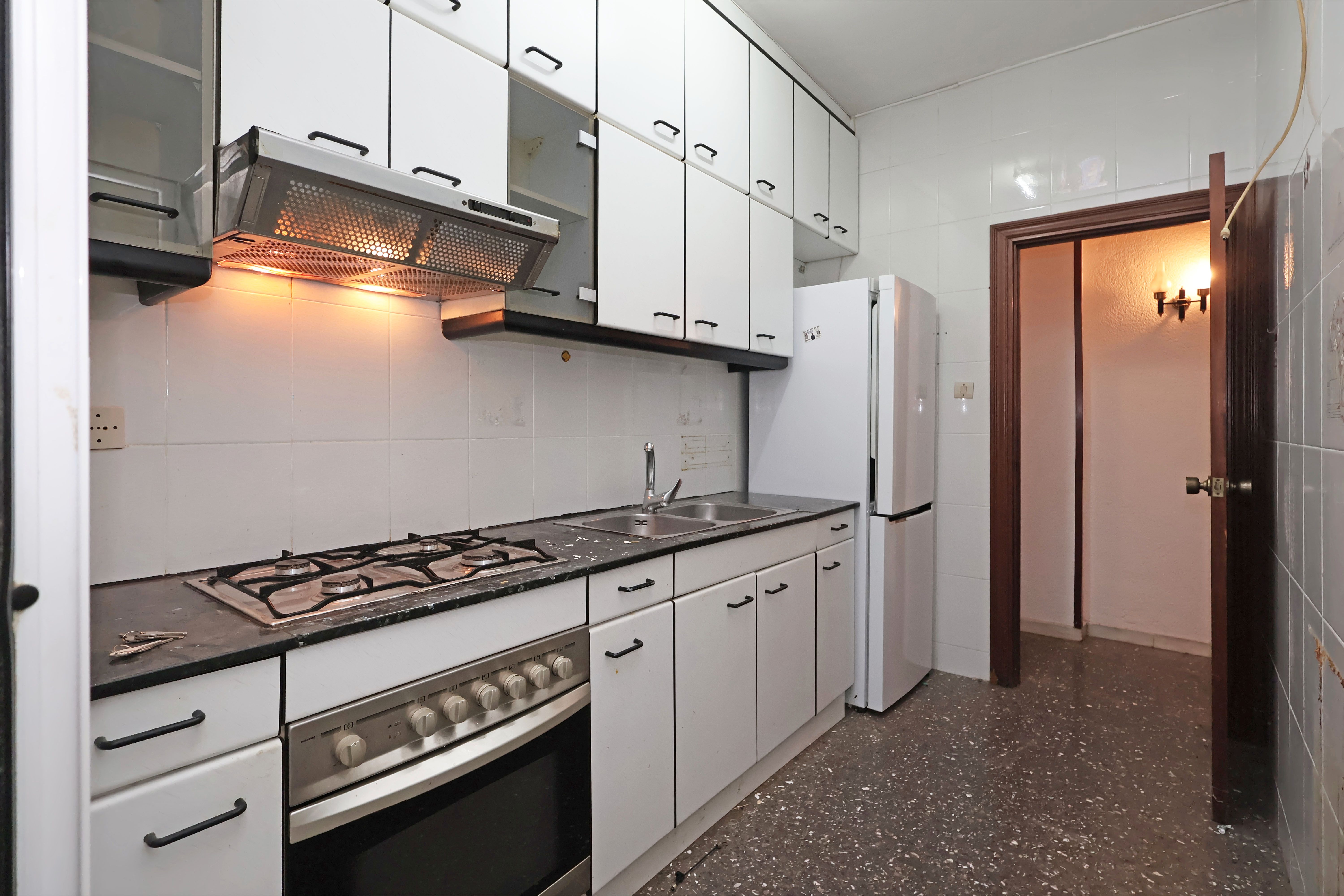 Kitchen of Flat for sale in Esplugues de Llobregat  with Balcony