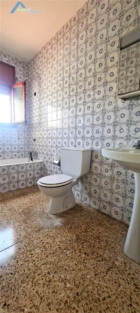 Baño de Casa o chalet en venta en Loscorrales con Calefacción, Jardín privado y Terraza