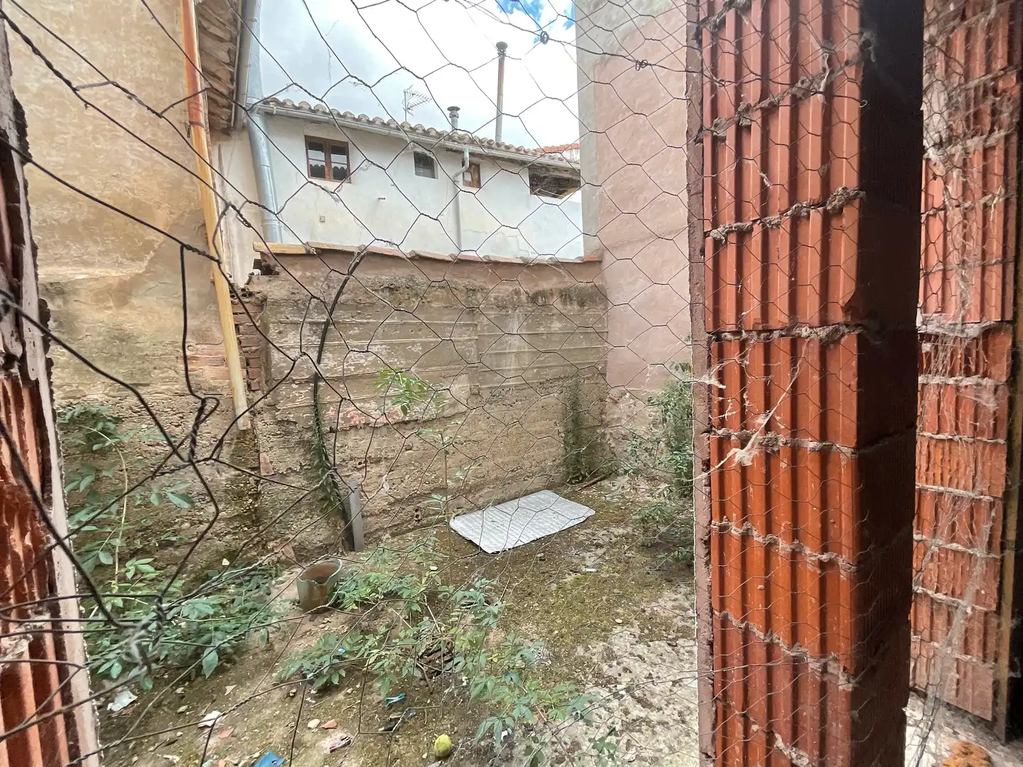 Casa adosada en venta en Castañares de Rioja
