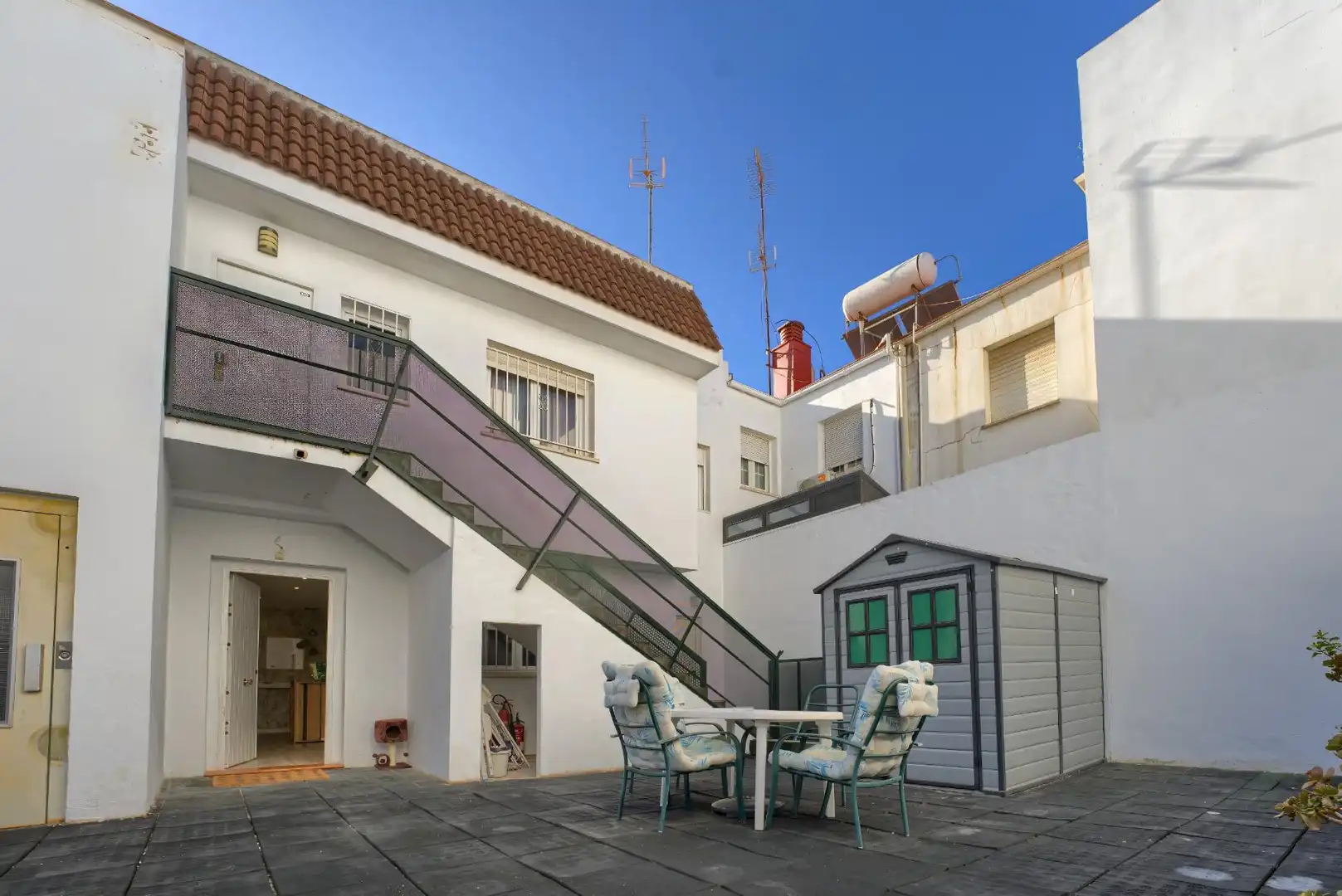 Exterior view of Houses for sale in Tomares  with Air Conditioner, Private garden and Terrace