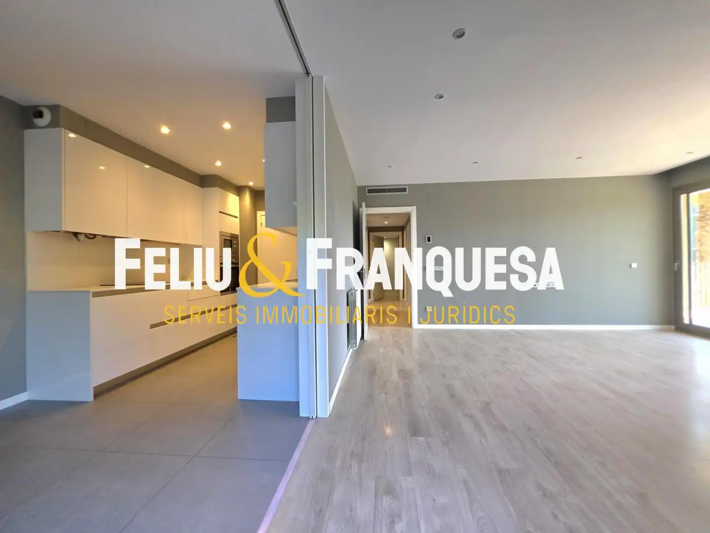 Vista exterior de Piso en venta en Sant Cugat del Vallès con Calefacción, Jardín privado y Terraza