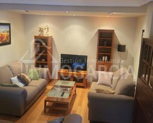 Sala d'estar de Casa adosada en venda en Corvera de Asturias amb Calefacció, Jardí privat i Parquet