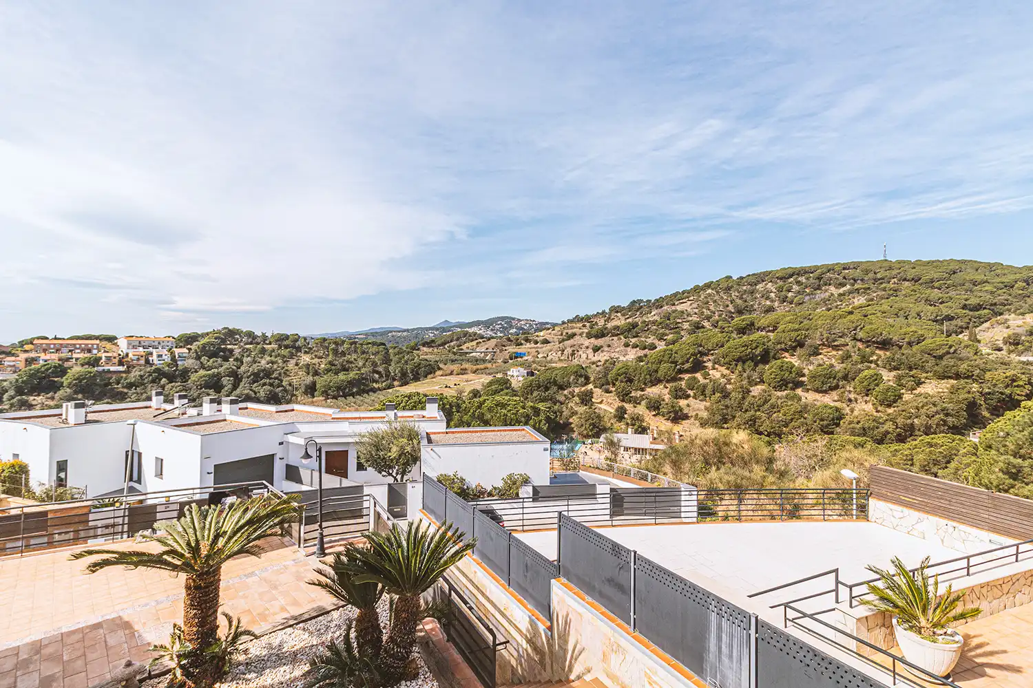 Vista exterior de Casa adosada en venda en Sant Pol de Mar amb Calefacció, Jardí privat i Terrassa