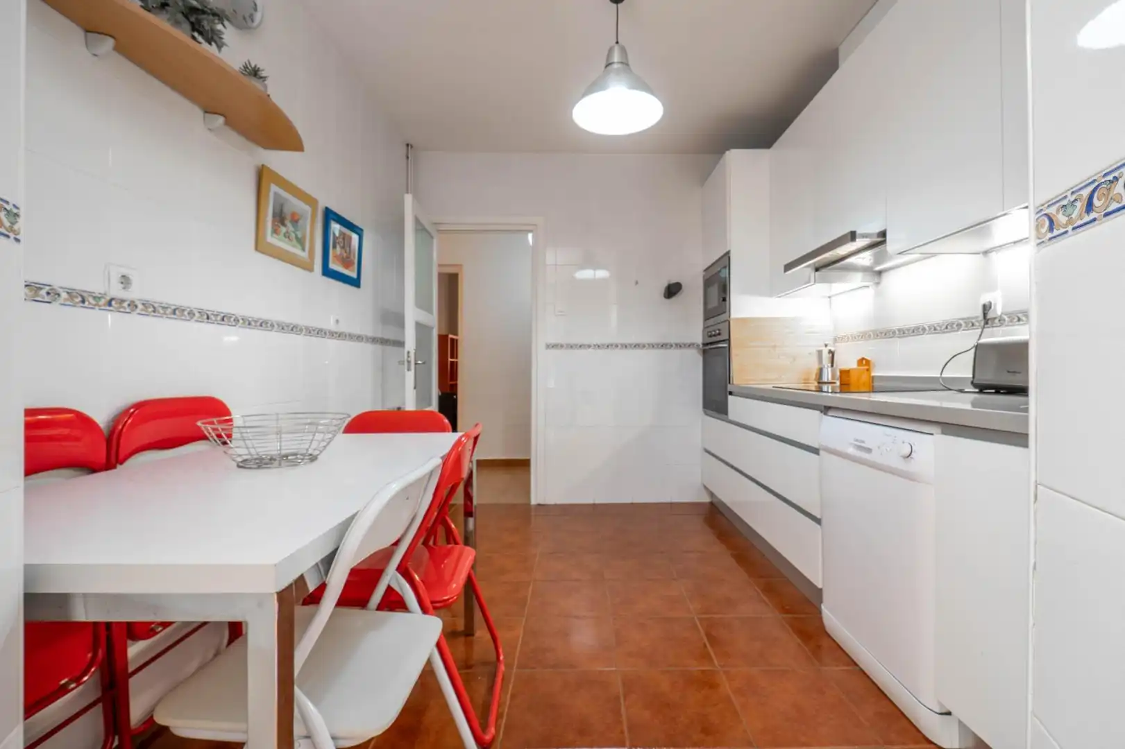 Kitchen of Flat for share in Granada  with Heating and Furnished