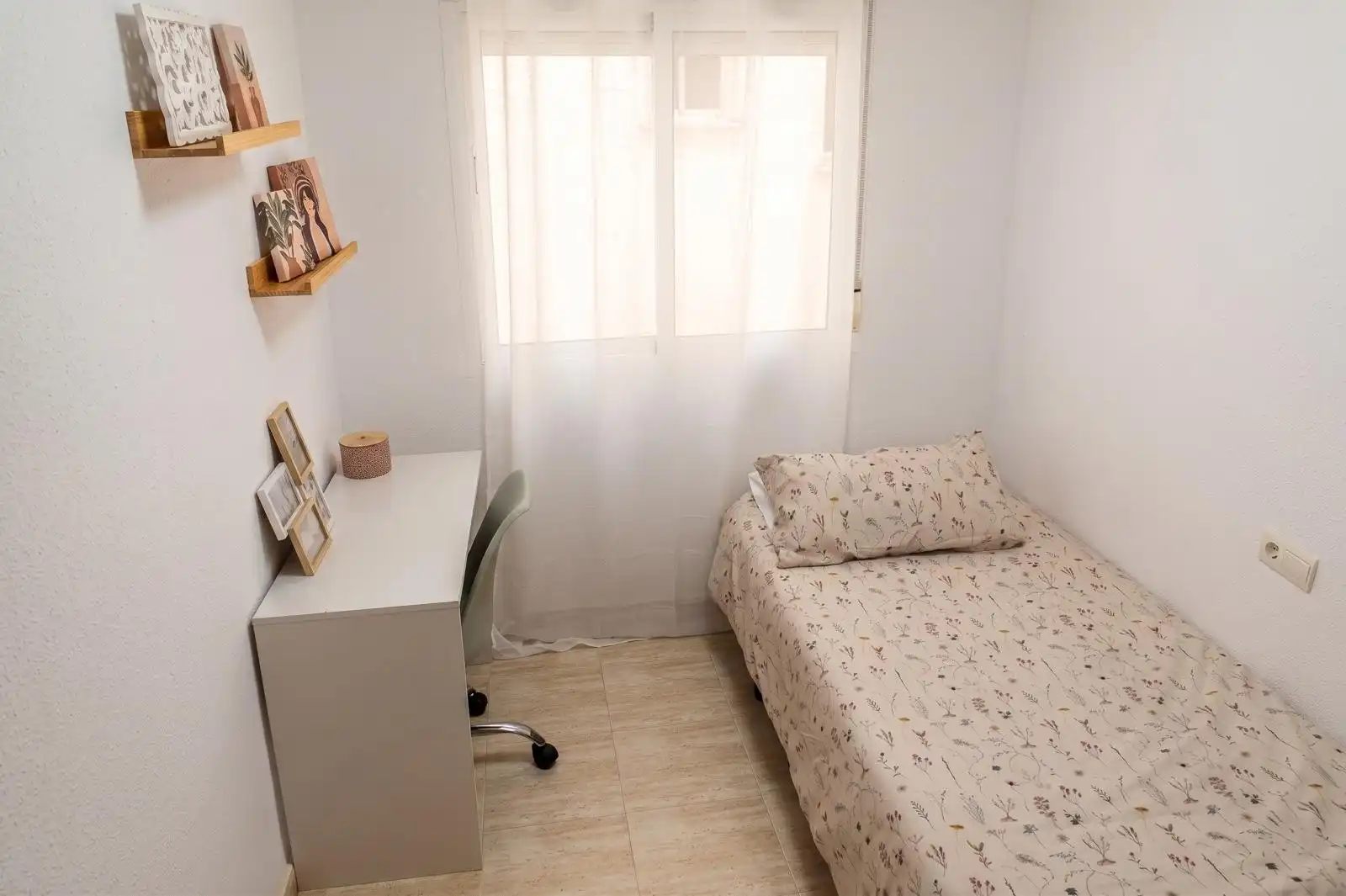 Dormitori de Apartament de lloguer en Torrevieja amb Piscina, Moblat i Rentadora
