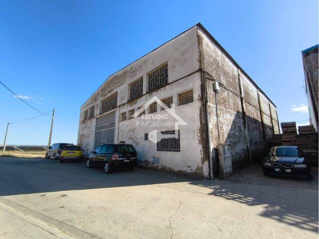 Nave industrial en Venta en IRIBARRENA en Sartaguda
