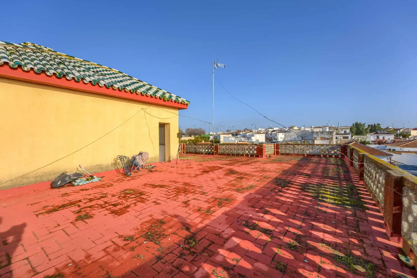 Terrace of Houses for sale in Sanlúcar la Mayor  with Air Conditioner, Private garden and Terrace