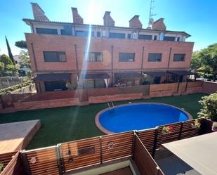 Swimming pool of Single-family semi-detached for sale in Cardedeu  with Air Conditioner and Terrace