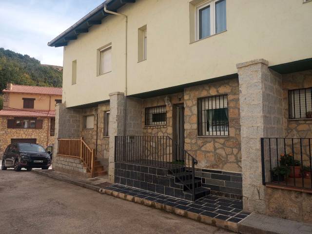 Casa adosada en Venta en Camino Barbellido, 1C en San Juan de Gredos