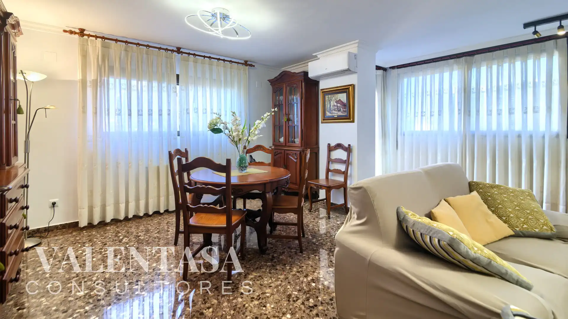 Comedor de Piso en venta en Valencia con Aire acondicionado, Calefacción y Amueblado