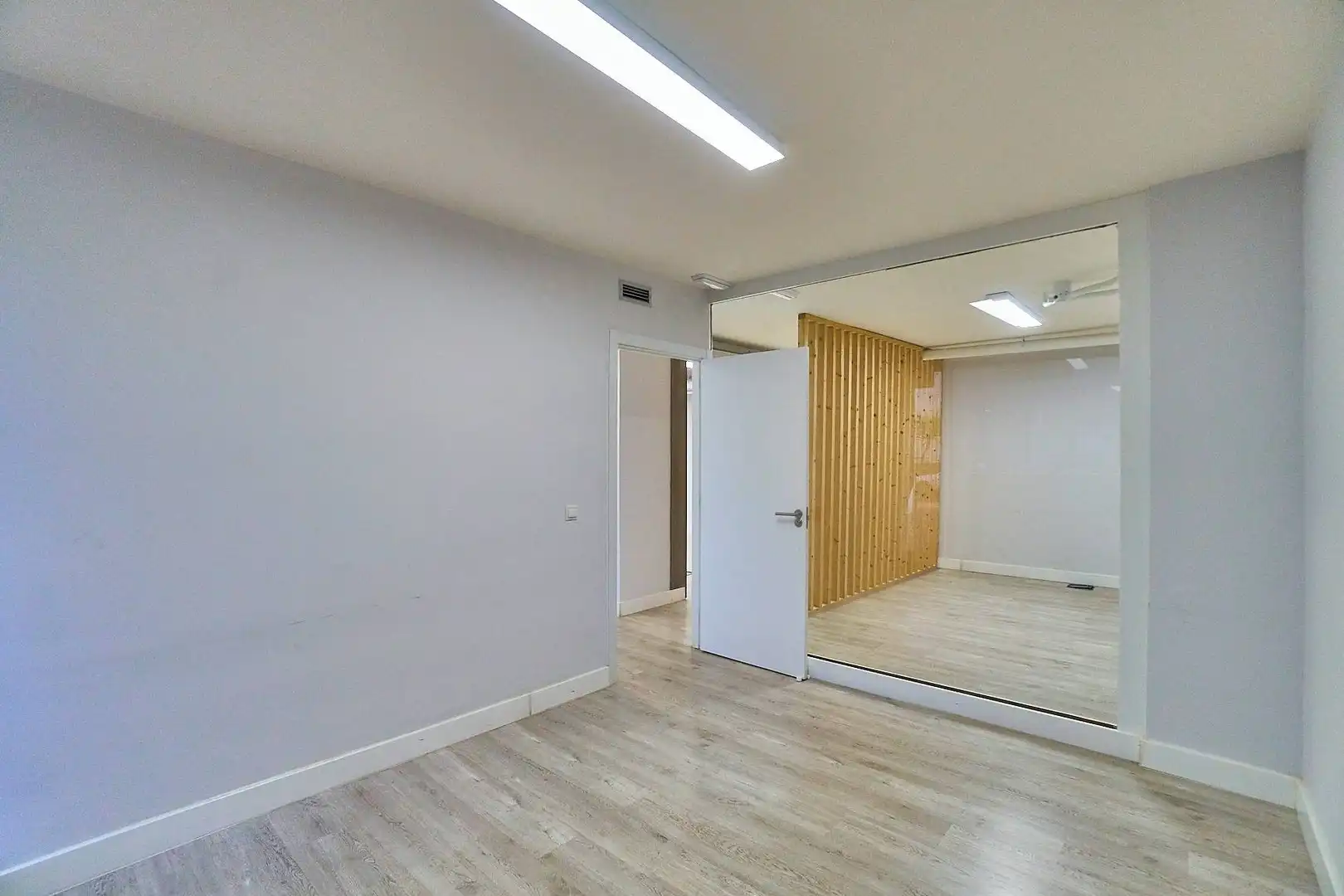 Oficina en venta en Las Palmas de Gran Canaria con Aire acondicionado, Trastero y Amueblado
