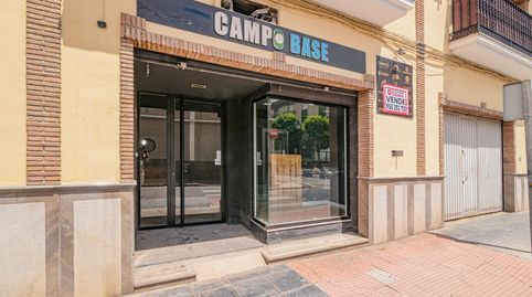 Amplio Local Comercial en Calle Calderón