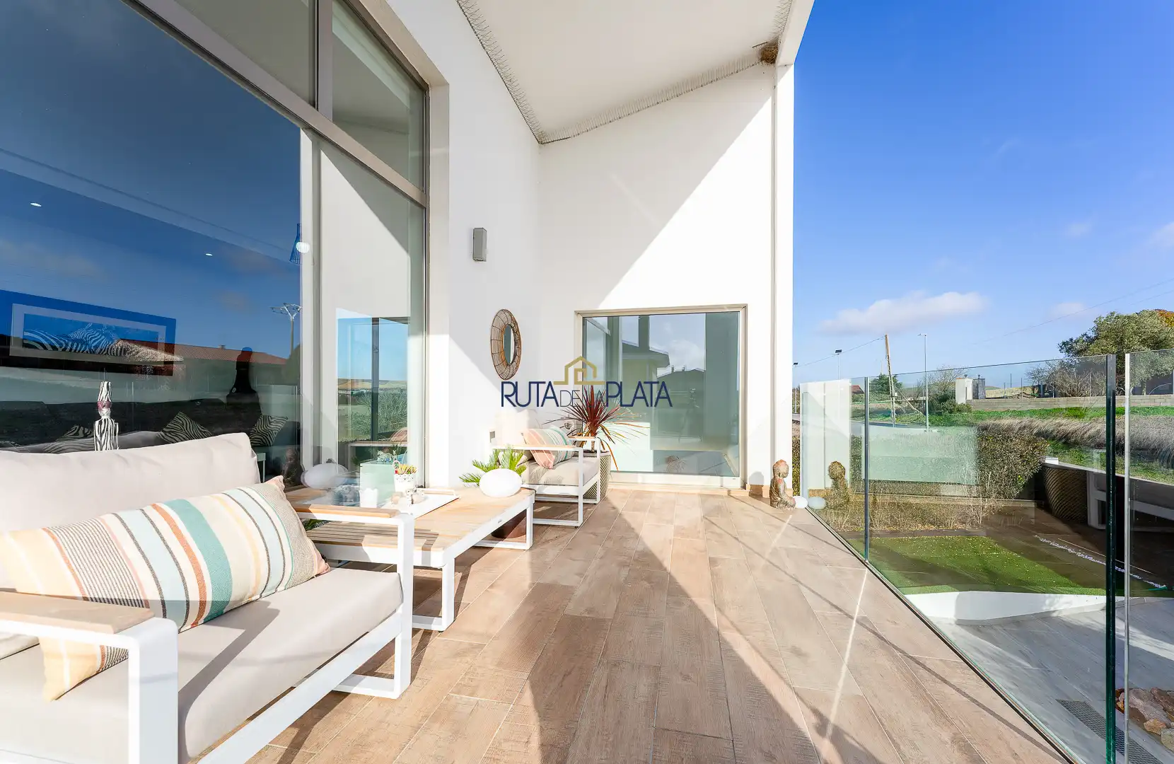 Terrassa de Casa o xalet en venda en Roales amb Calefacció, Jardí privat i Parquet