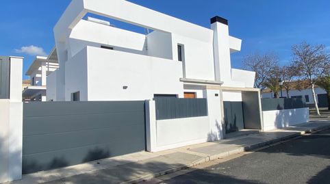 Chalet en venta en Lepe, 4 dormitorios.