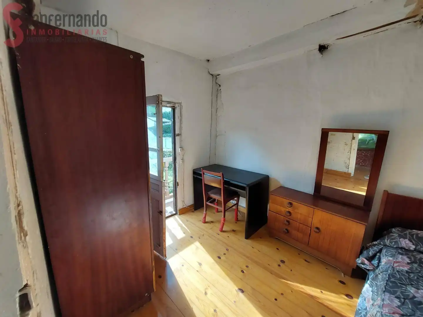 Dormitori de Casa o xalet en venda en Corvera de Toranzo amb Balcó