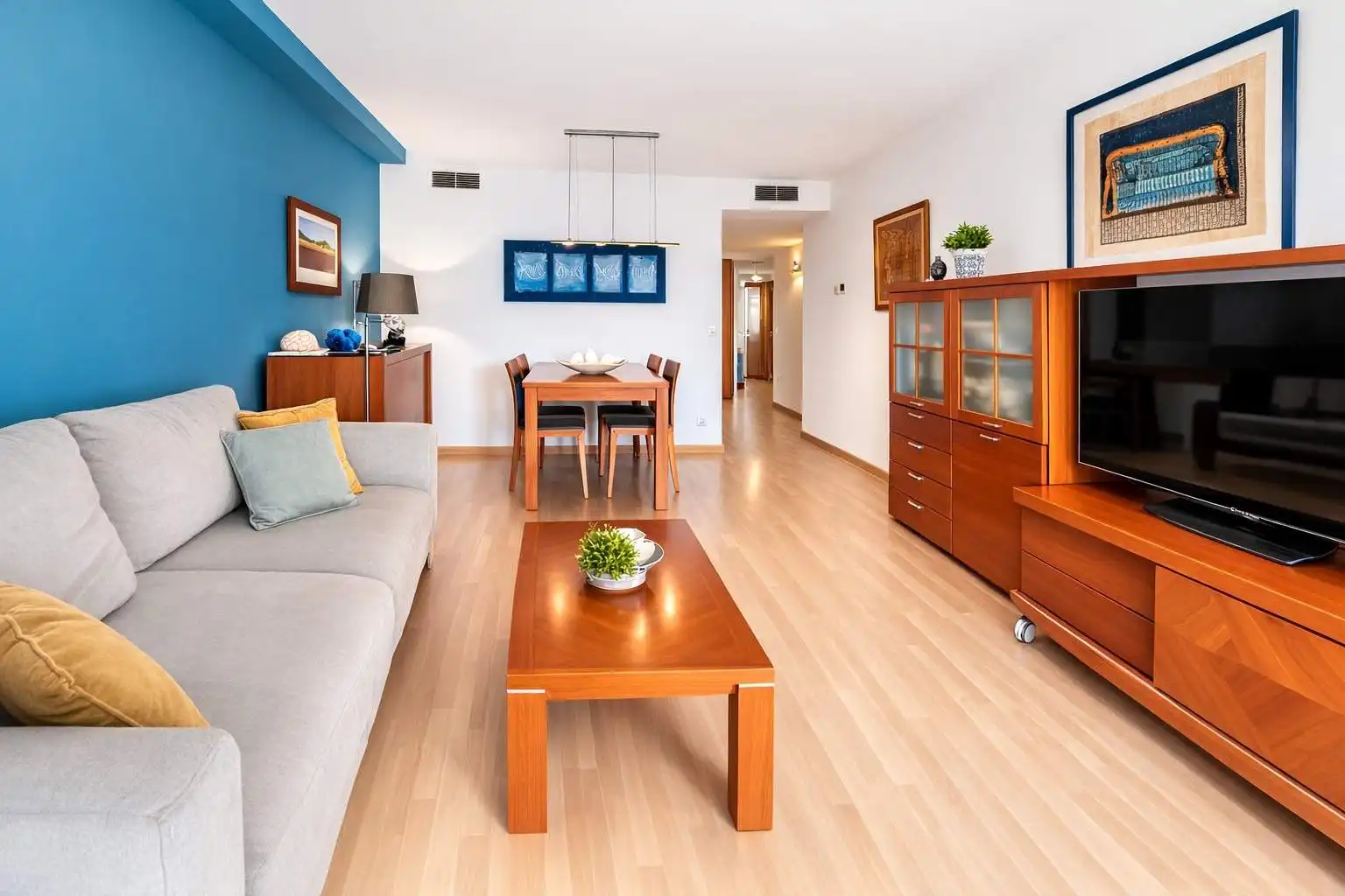 Sala de estar de Piso en venta en Sitges con Aire acondicionado, Calefacción y Jardín privado
