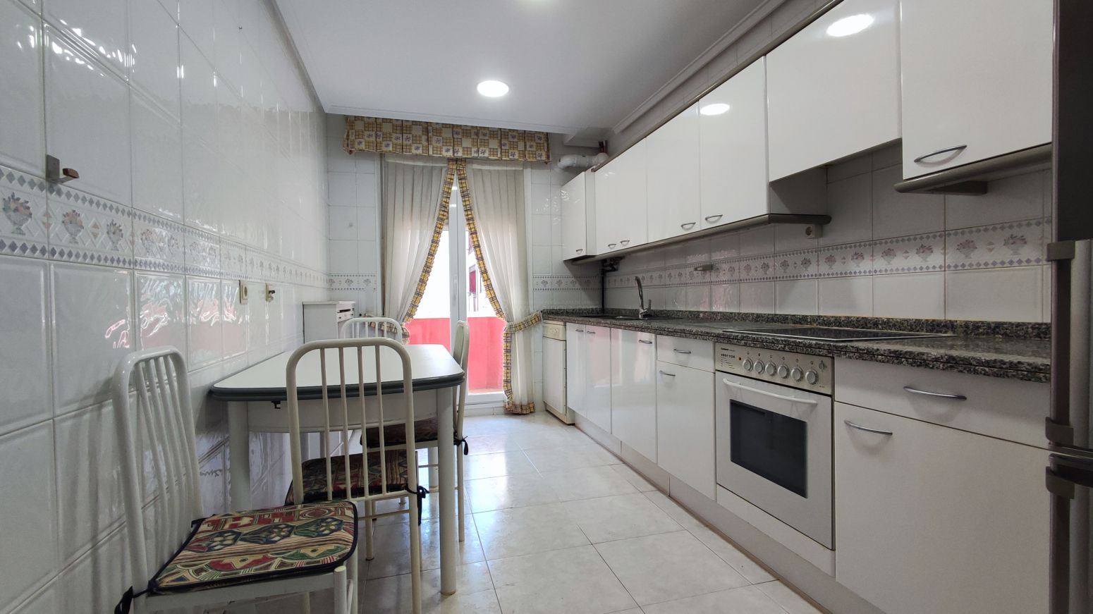 Cocina de Piso en venta en  Logroño con Calefacción, Parquet y Terraza